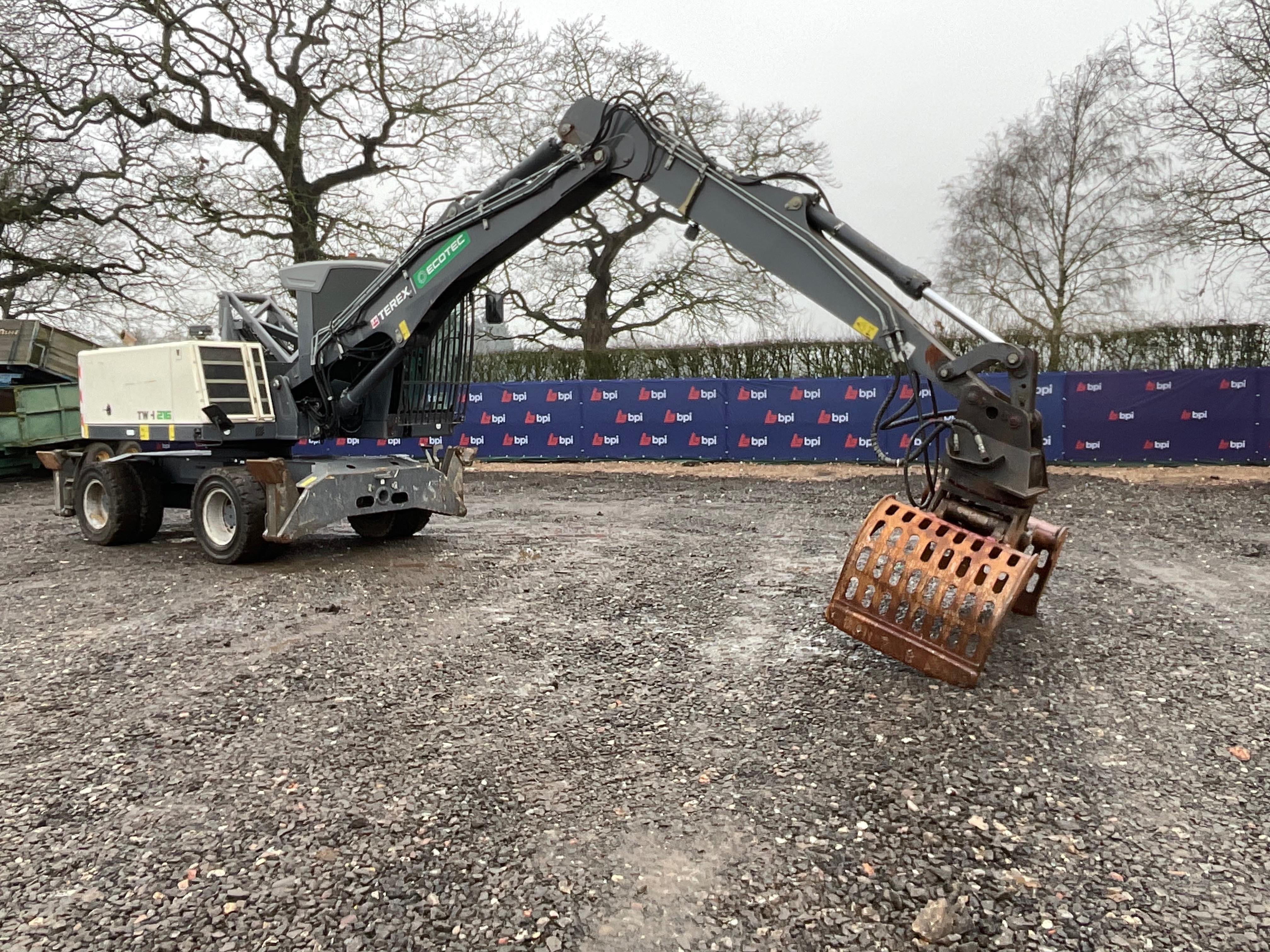 Material Handler, Tracked Screeners, Wheeled Loaders, Skid Steer & more on behalf of Finance Company, due to the Administration of Warwick Ward (Machinery) Limited | Shipping Available | Subject to Vendor Approval