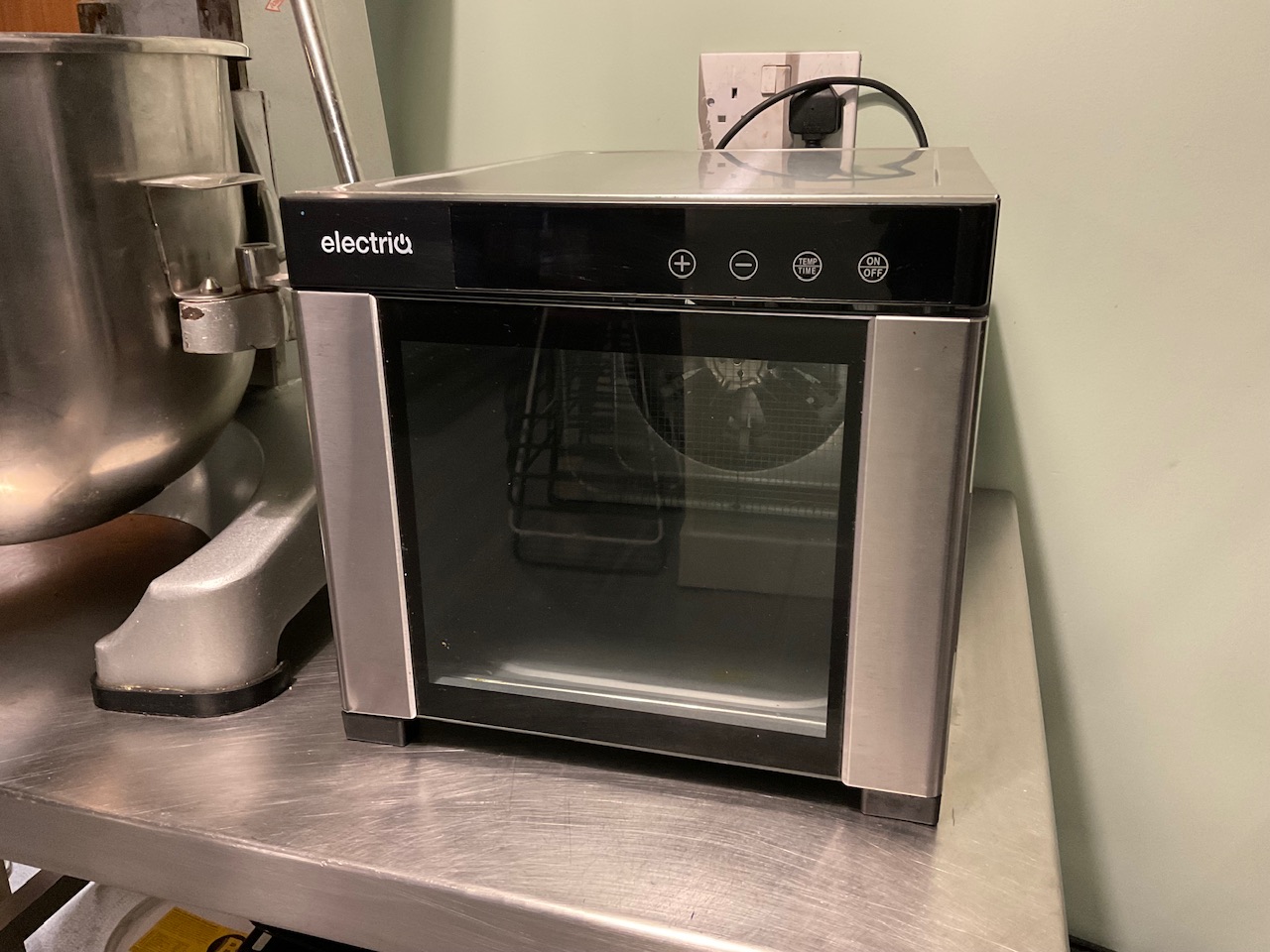 Entire Contents of Wizooo to include Dough Machine, Ovens, Fridges, Freezers, Mixers & more, due to Business Closure | No Reserve | No VAT on Hammer