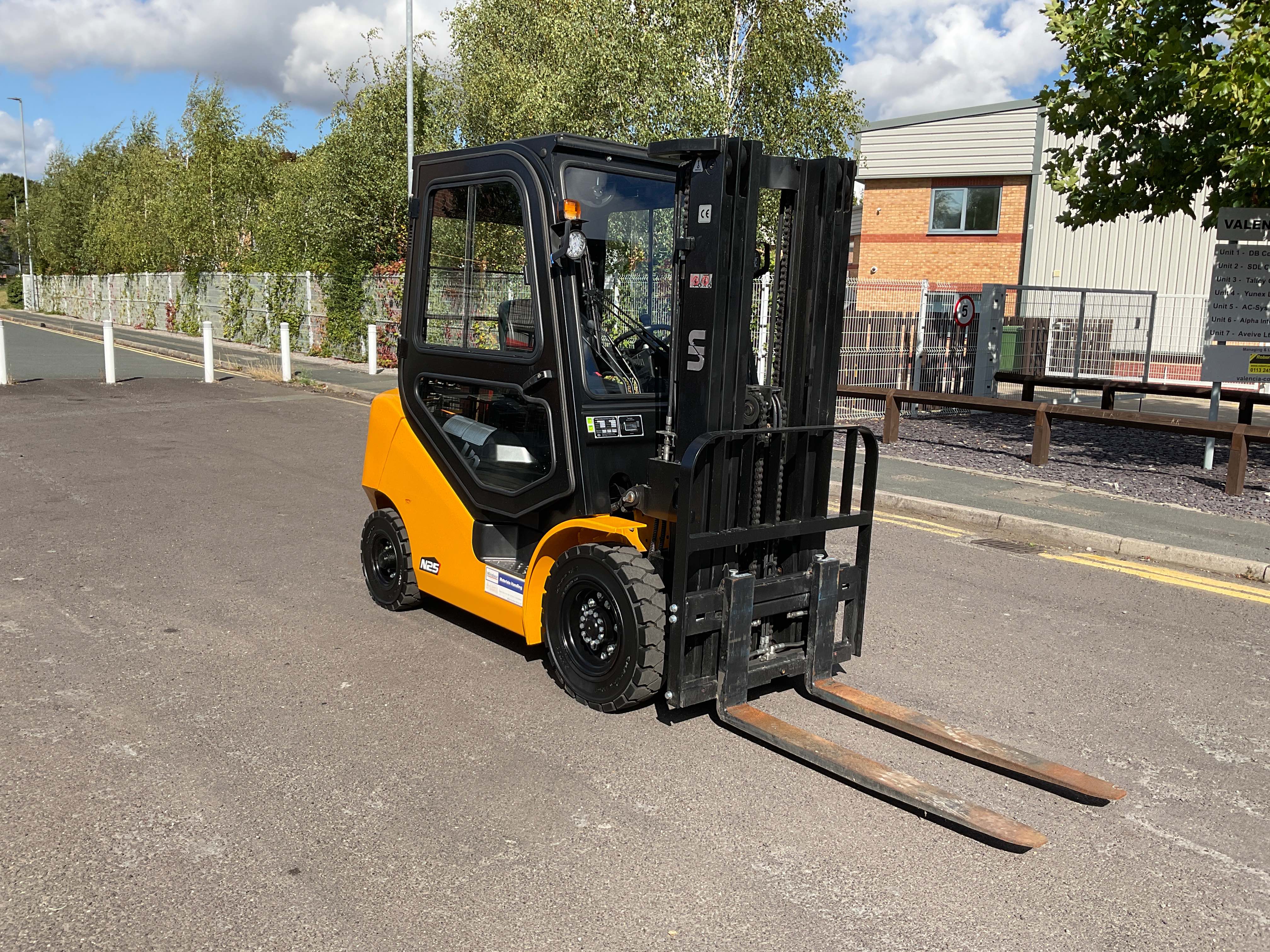 Gas & Diesel Forklift Trucks & Electric Pallet/Reach Trucks on behalf of Finance Company | Subject to Vendor Approval