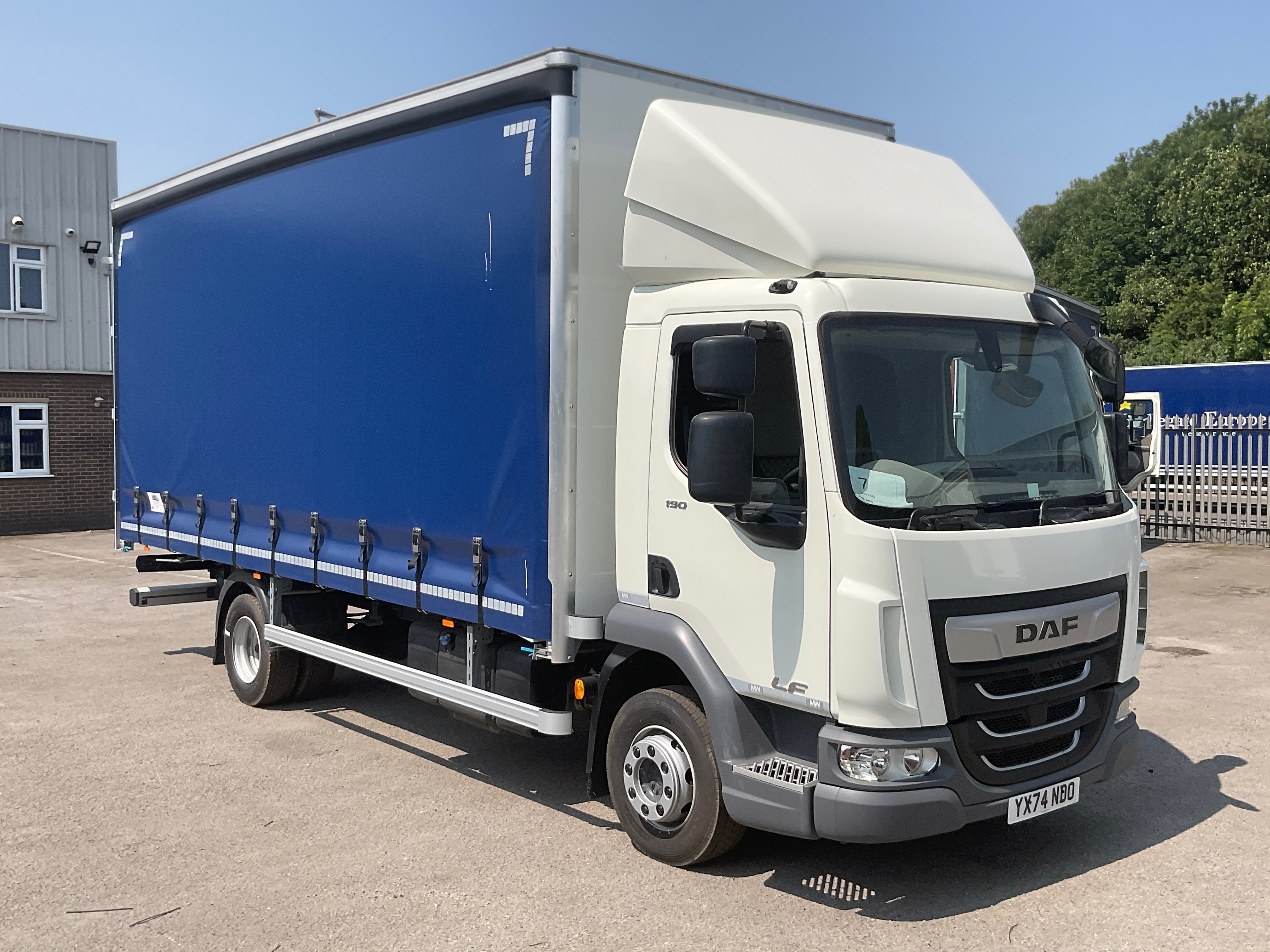 New & Pre-Registered DAF Trucks to include Curtain Sider, Drop Side, Tipper, Box & Skip Lorries direct from DAF Dealer | Manufacturer’s Warranty Available