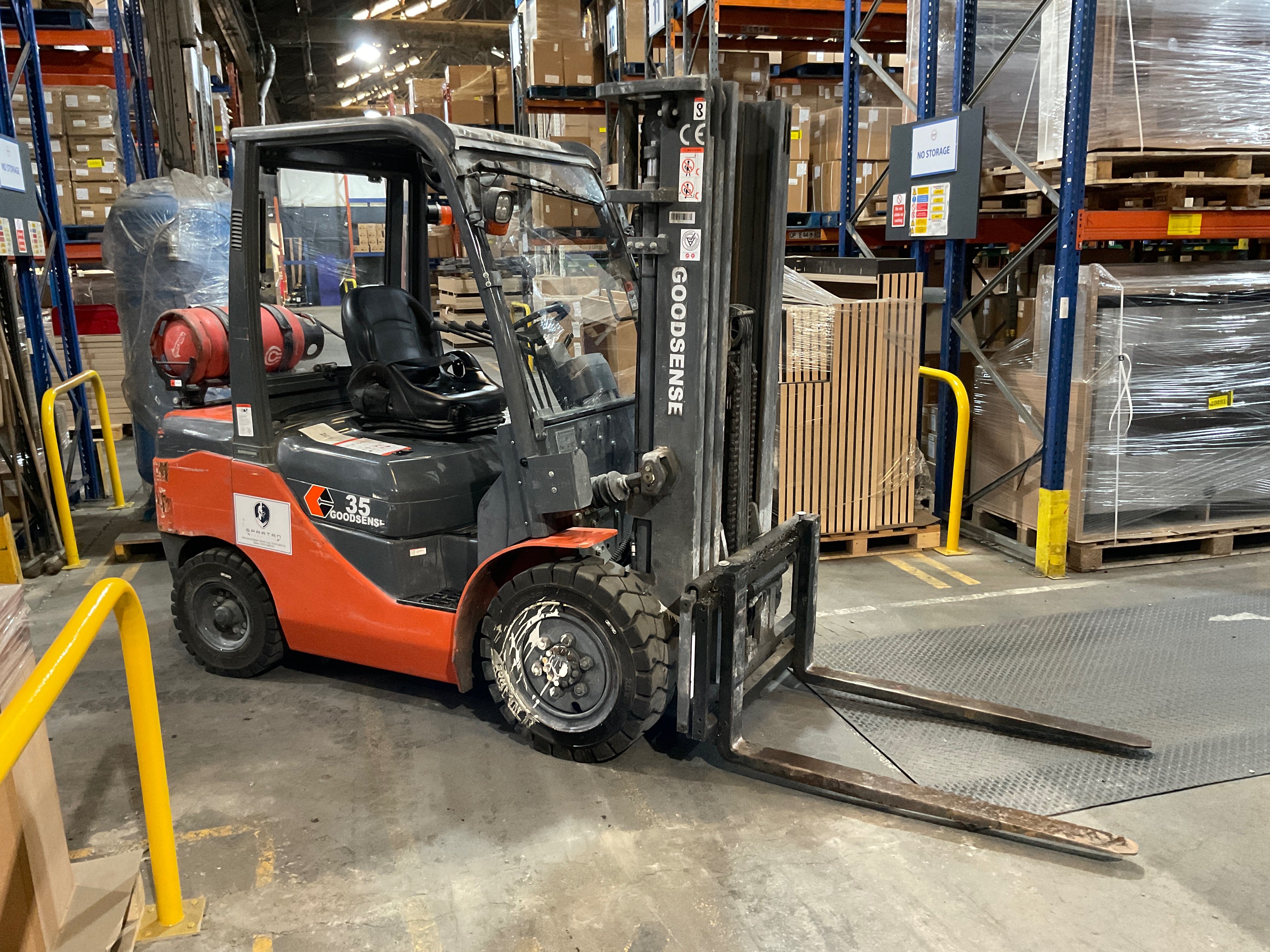 Forklift Trucks, Galvanised Steel Stillages, Compressor Receiver Tank & Surplus Warehouse Equipment, due to Forklift Renewals & Stock Clearance | All Winning Bids are Subject to Vendor Approval