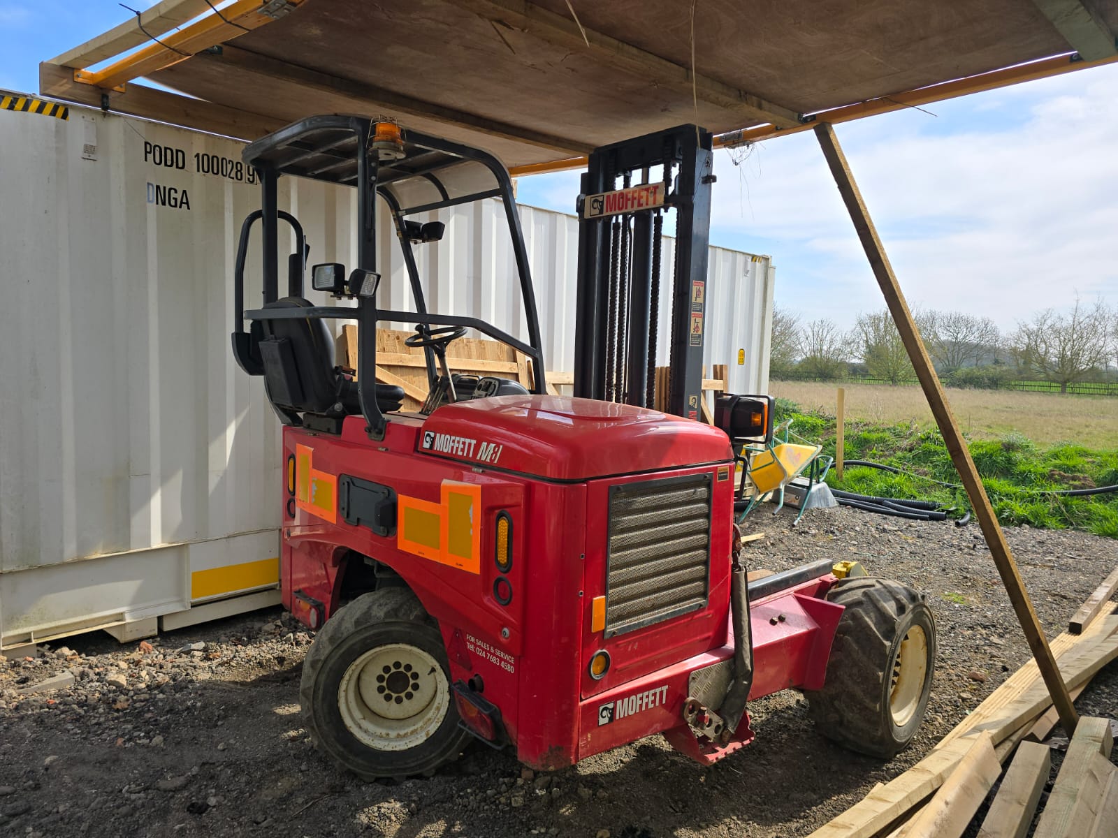 Plant & Machinery to include Wheeled Loader, Excavators, Dumpers, Forklifts, Crushers, Godwin Pumps, Fuel Tanks & more