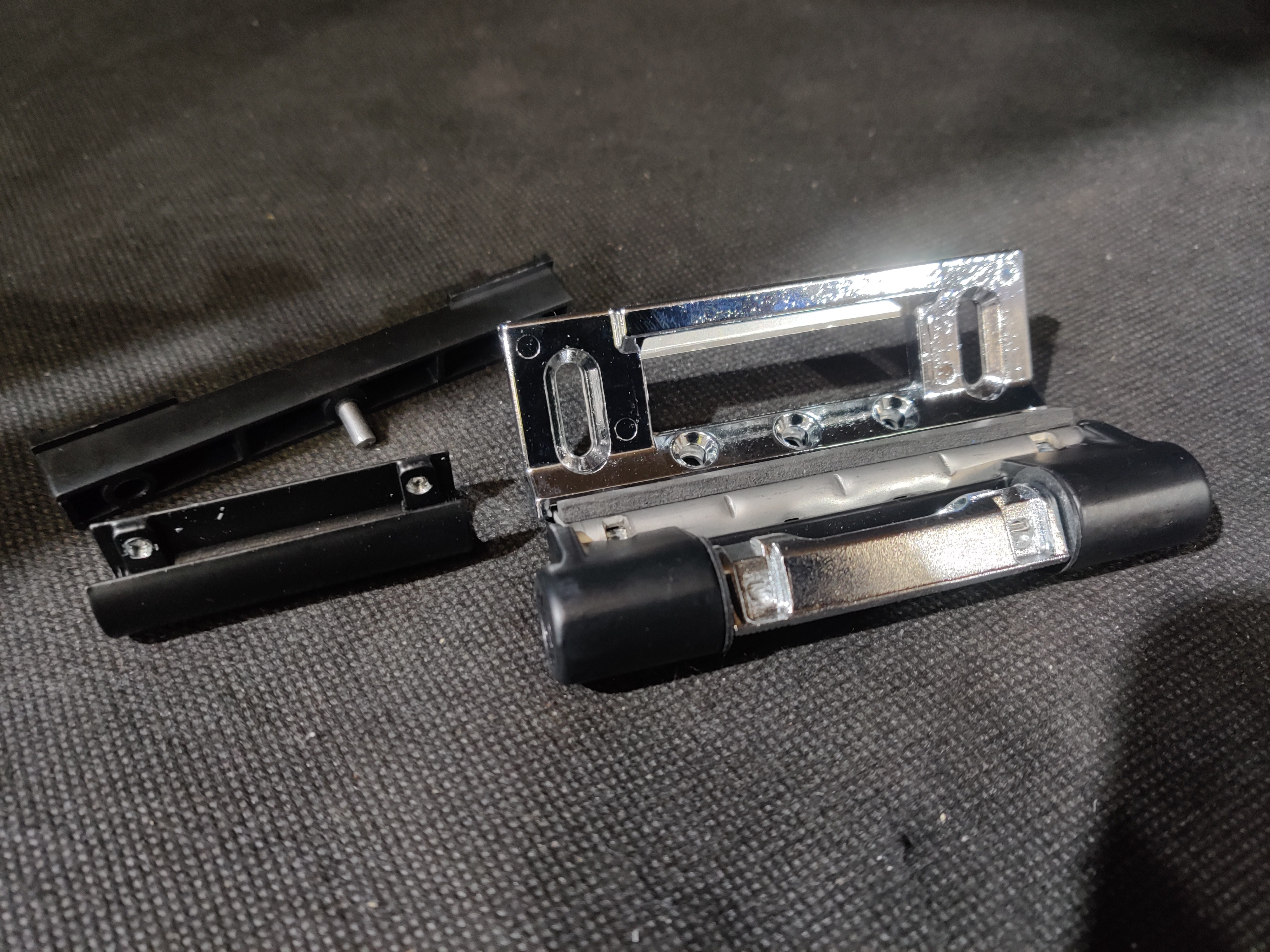 Brand New Yale Hardware & Accessories to include Double Profile Cylinders, Athena 3D Hinges, Sparta Patio Locking Handles & Welseal 12″ Letterboxes | No Reserve | Shipping Available