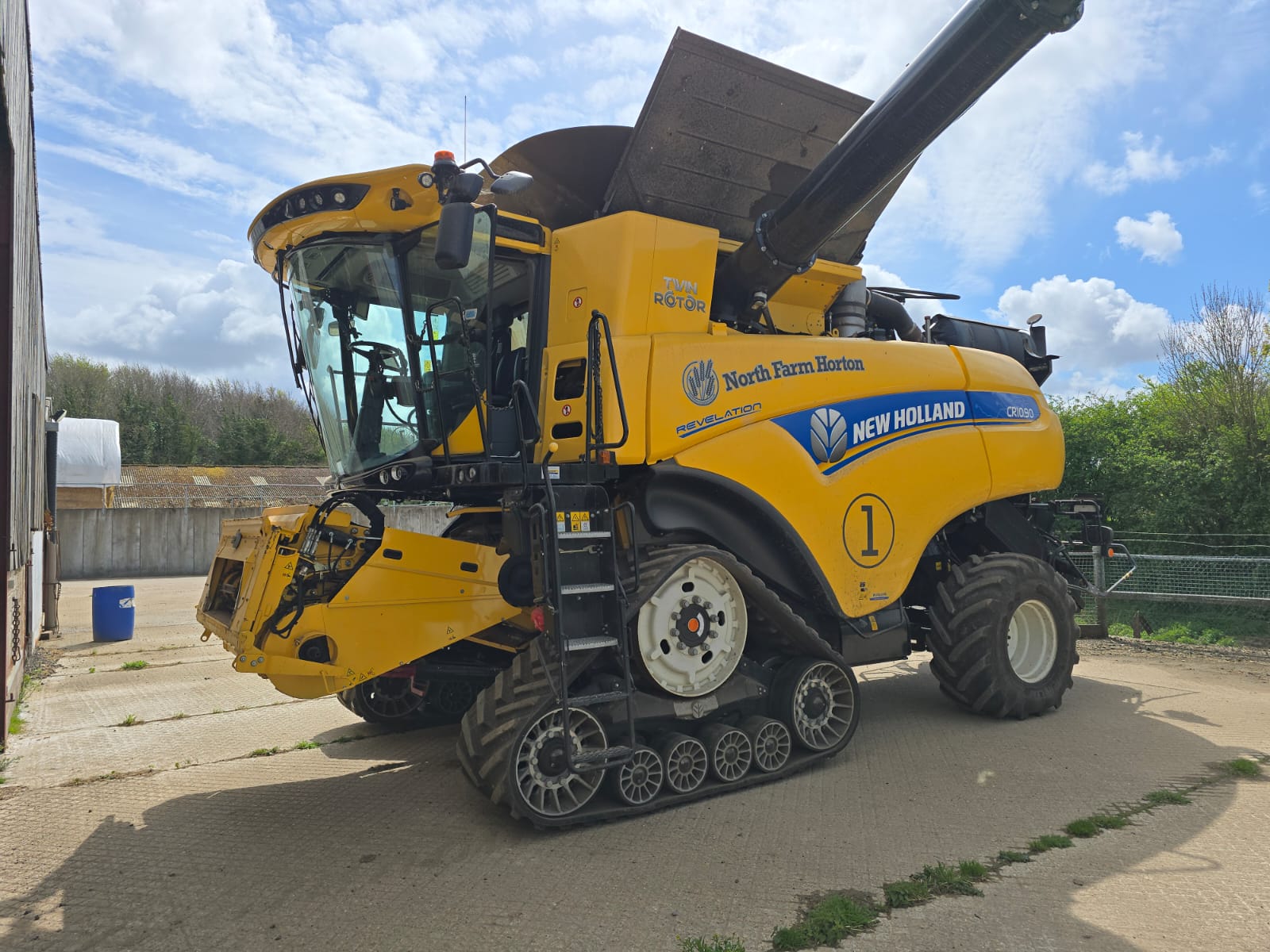 New Holland CX8.90, CR10.90 & CR8.80 Combine Harvesters on behalf of New Holland Dealership, due to Fleet Renewal