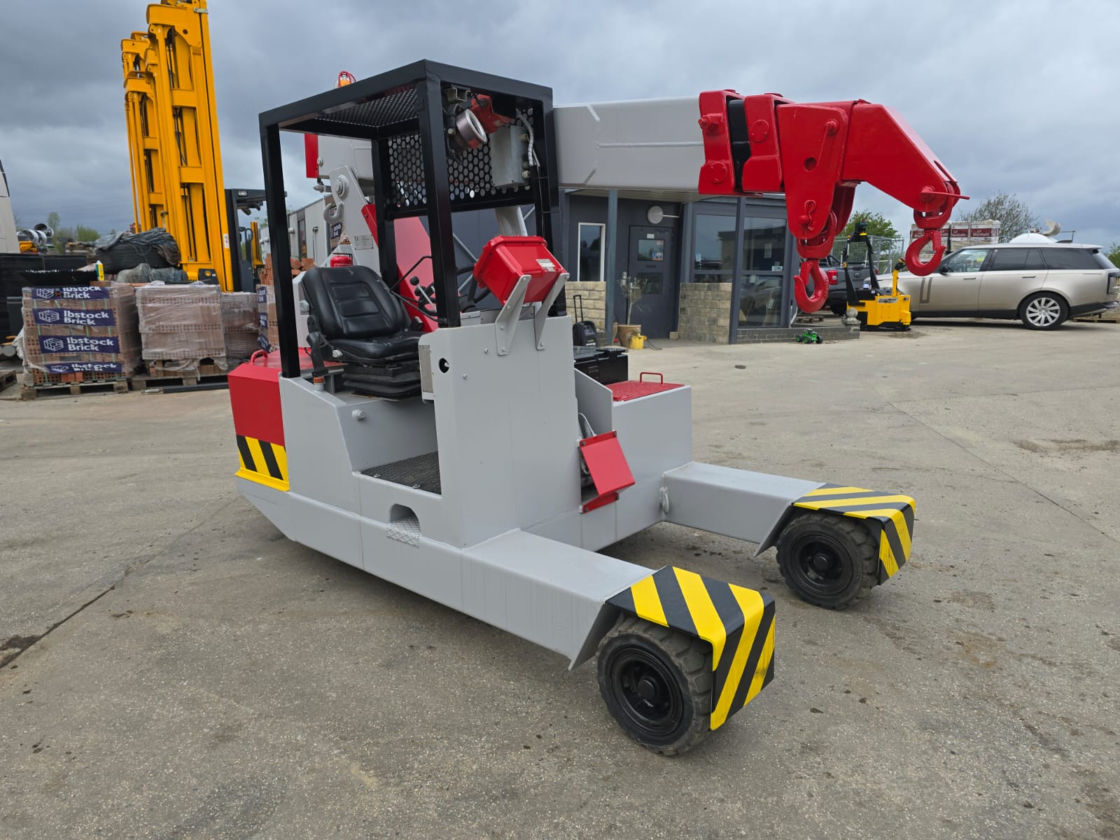 Electric Crane, Forklift Trucks, Scissor Lift, Tow Tug & Reach Trucks on behalf of Finance Company | Subject to Vendor Approval