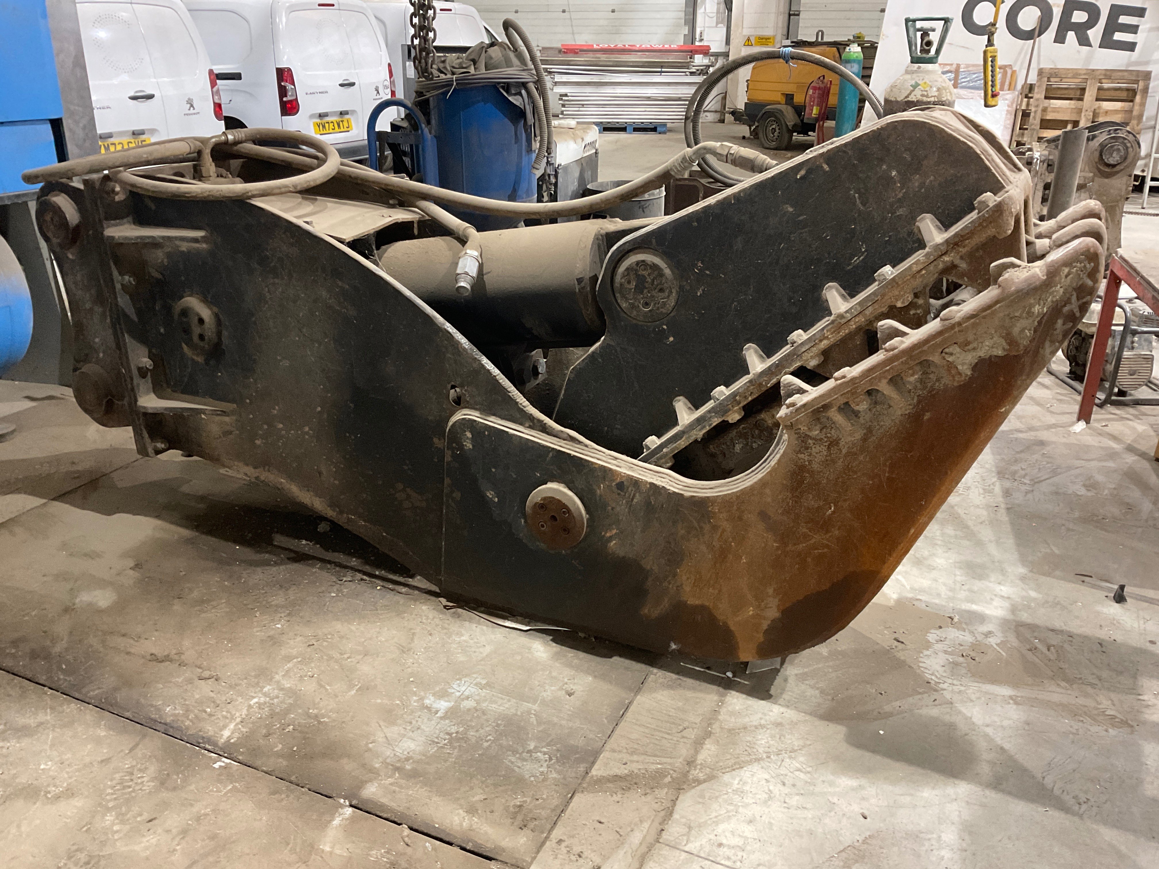 Remaining Contents of Workshop to include 2013 Land Rovers, Curb & Gutter Machine, Inflatable Keel, Plant Attachments, Mobile Welfare Unit, Effluent Tanks, Steel Staircases & more, due to Business Relocation | Subject to Vendor Approval