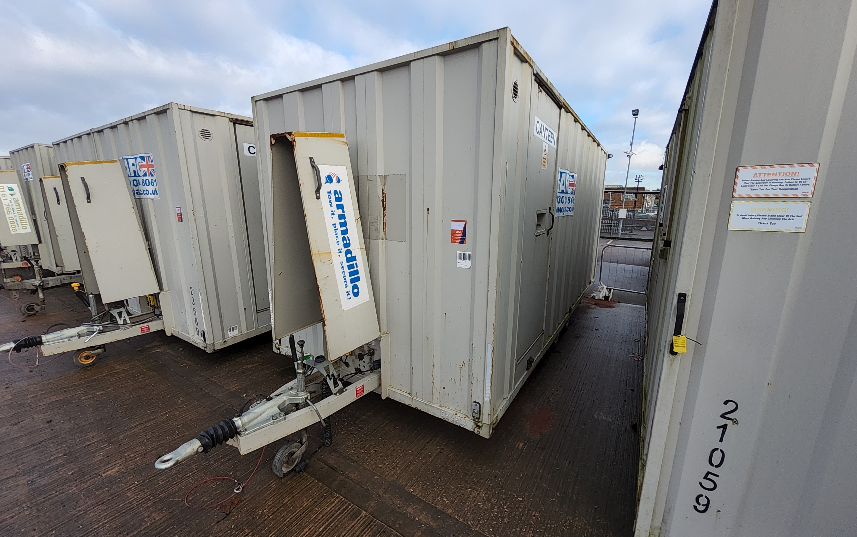 Single Axle & Twin Axle Armadillo Welfare Units with Stabilisers & Generators, due to Fleet Renewal