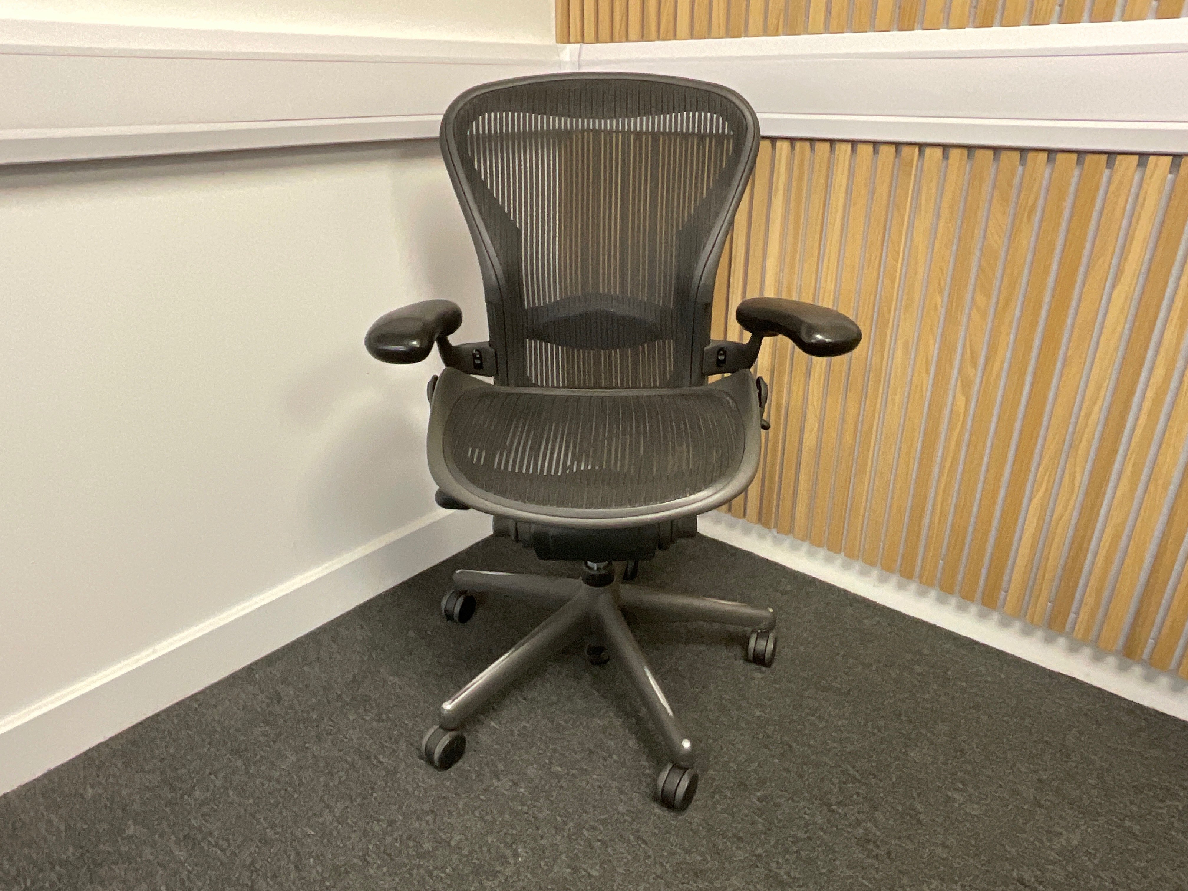 Luxury High Quality Office Swivel Chairs, due to Liquidation of Retail Store | Shipping Available