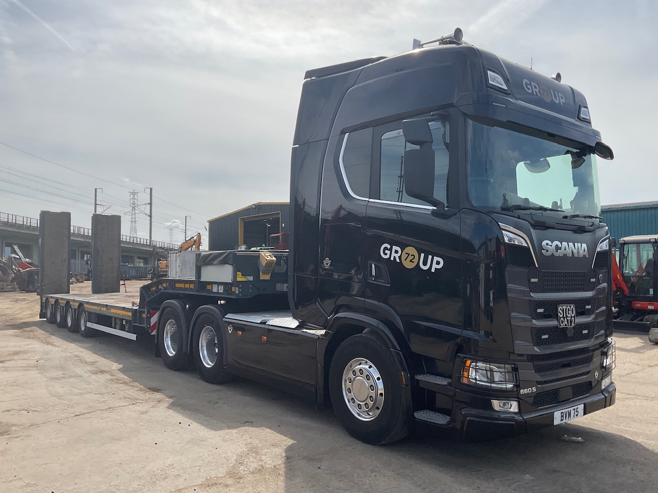 2023 Scania S660 A 6×4 Tractor Unit with Faymonville F-S44-1BBY Quad Axle Extending Step Frame Low Loader Trailer on behalf Machinery Dealer, due to Depot Closure